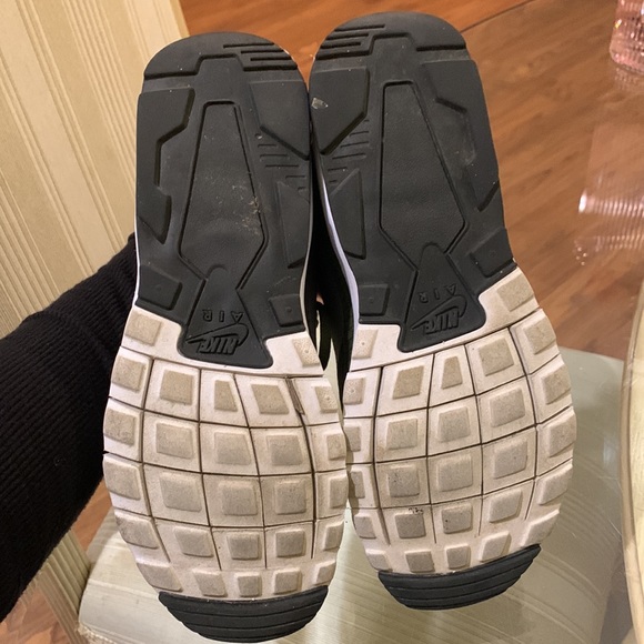 army green nike vapormax